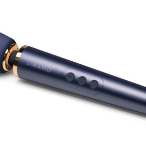 Massagestab „Petite Rechargeable Vibrating Massager“ in Reisegröße